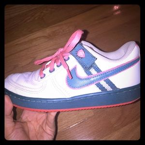 Women’s Nike Vandal Low Size 6 White Pink Blue